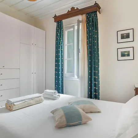 Holiday home Sunny And Cozy House In Lefkada City